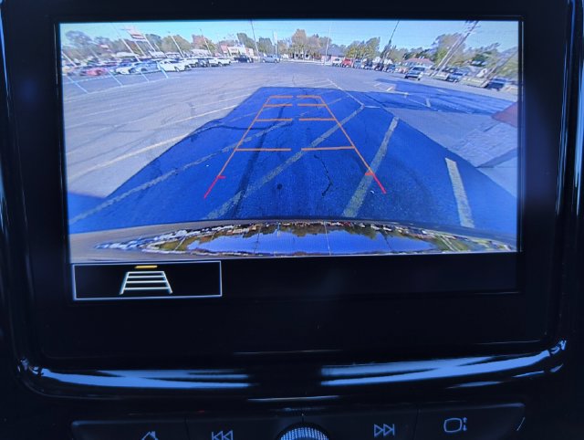 Used 2021 Chevrolet Traverse LT FWD image 20