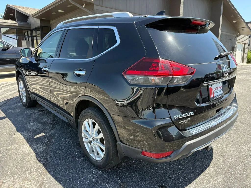 Used 2018 Nissan Rogue SV AWD/4WD image 3