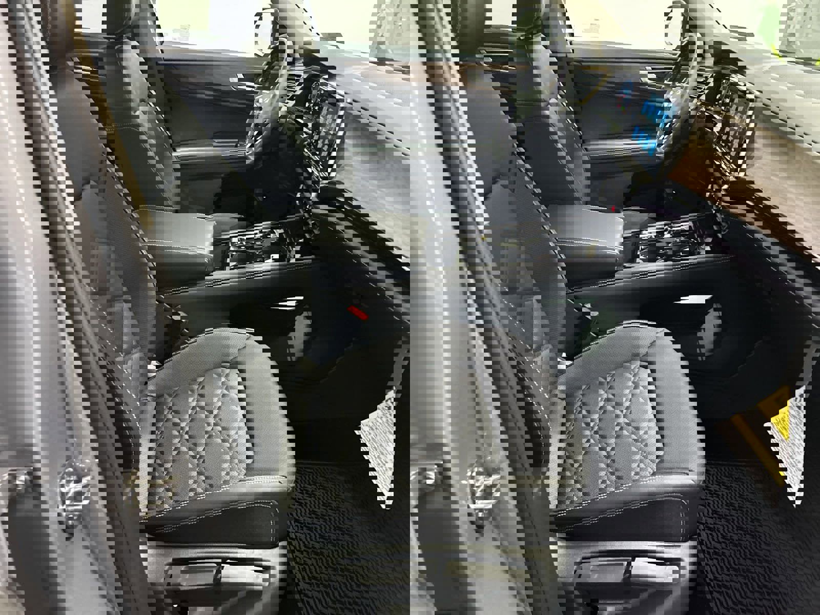 New 2025 Volkswagen Atlas SE image 31