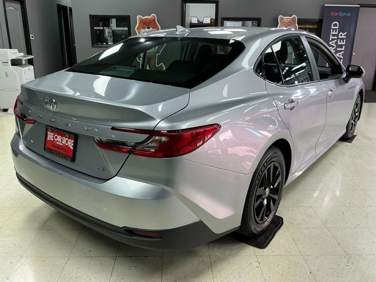 Used 2025 Toyota Camry LE FWD image 3