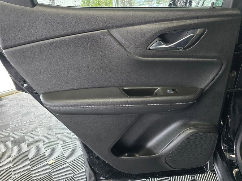 Used 2025 Chevrolet Blazer LT image 37