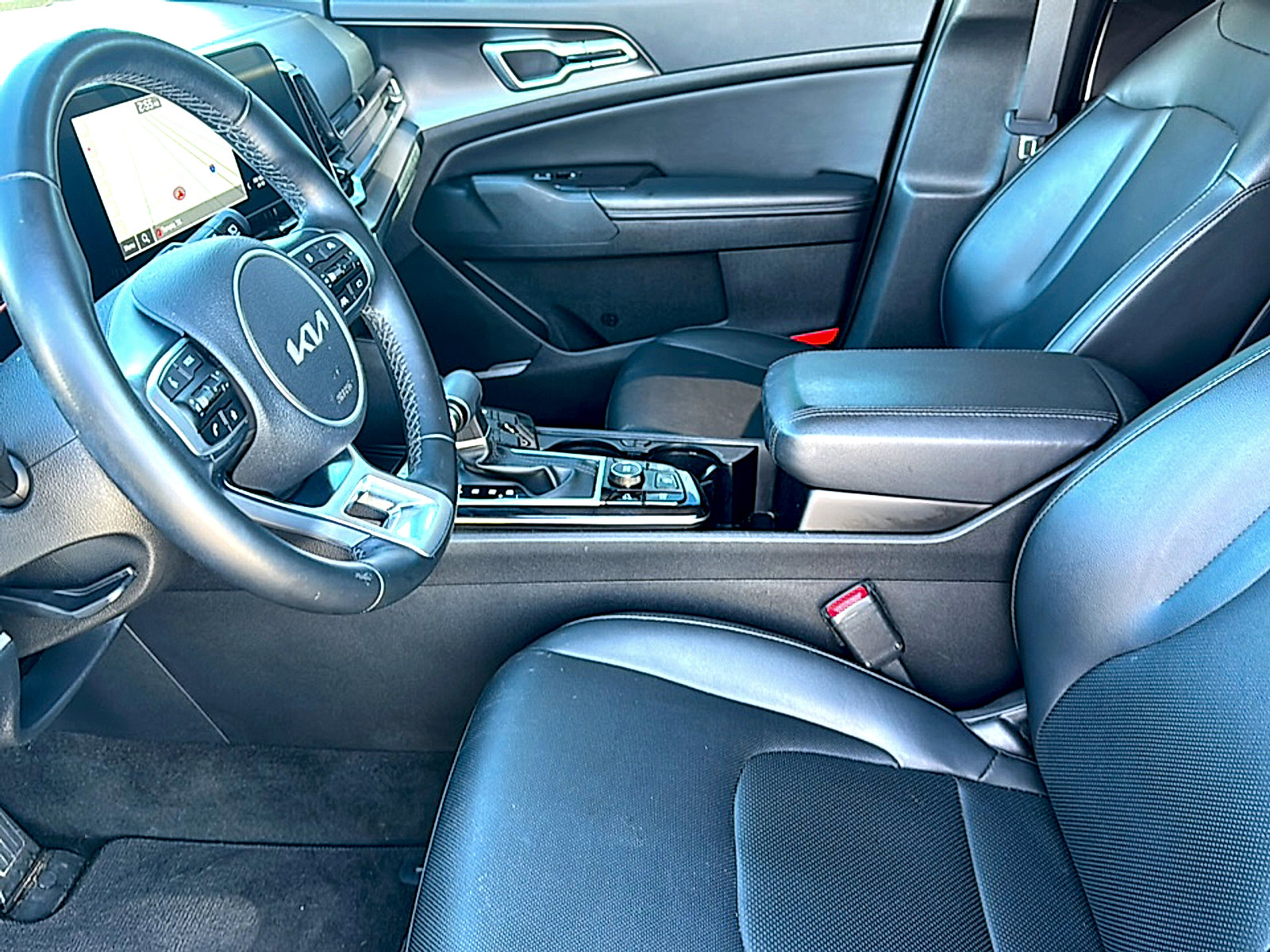 Used 2023 Kia Sportage EX image 13