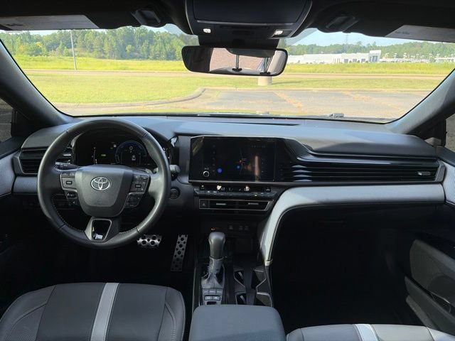 Used 2025 Toyota Camry SE w/ Convenience Package FWD image 8