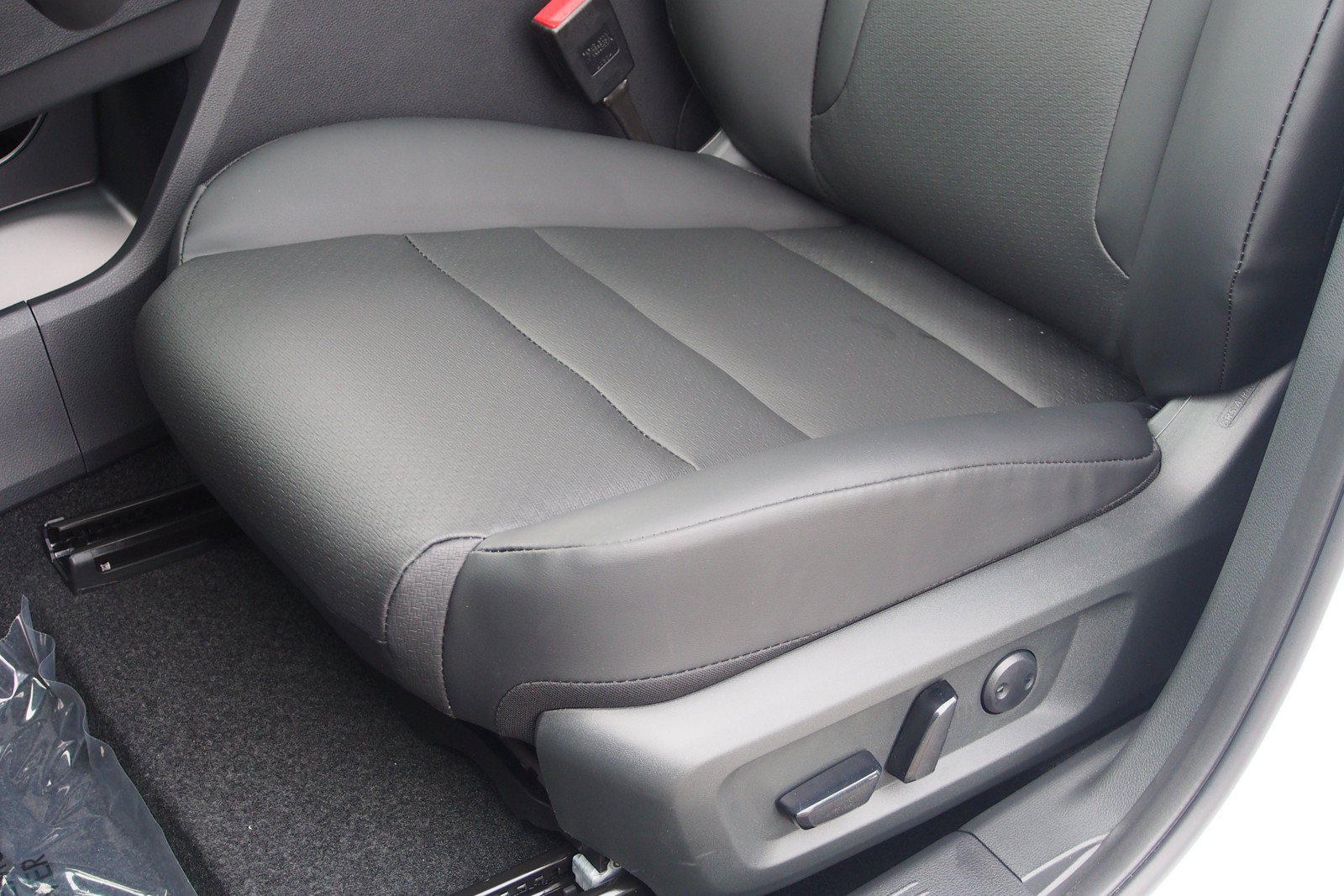 New 2026 Nissan Rogue Dark Armor FWD image 17