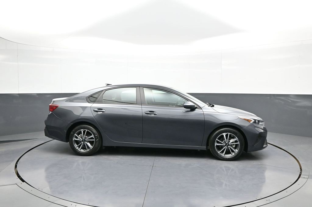 Certified 2022 Kia Forte LXS image 5