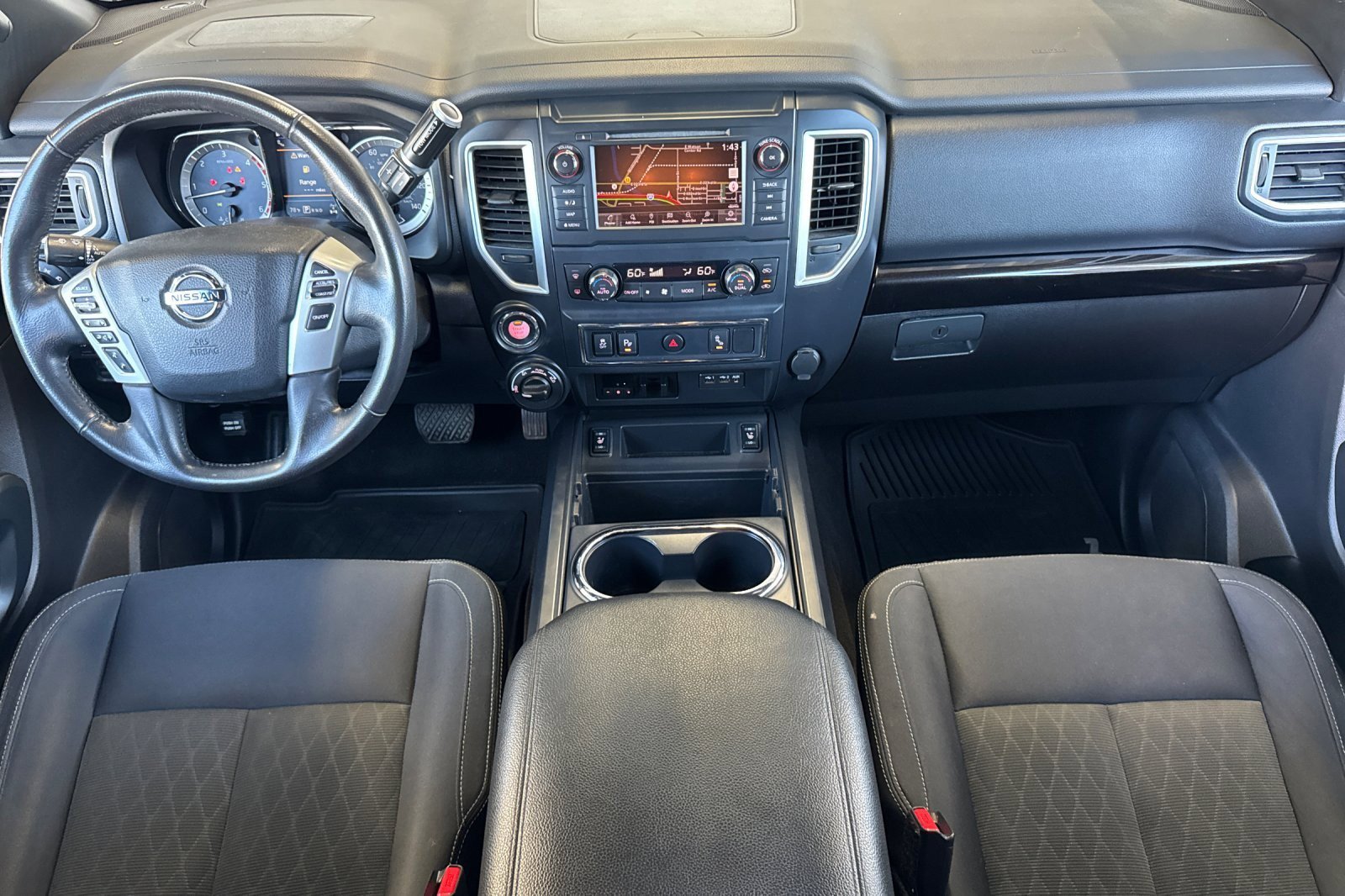 Used 2019 Nissan Titan SV w/ SV Convenience Package image 12