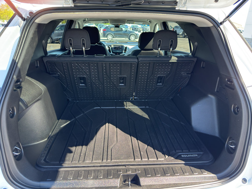 Used 2020 Chevrolet Equinox LT w/ LPO, Floor Liner Package AWD/4WD image 8