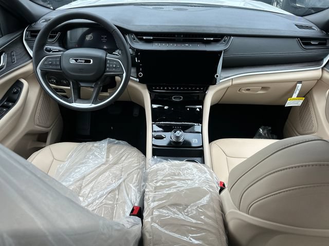 New 2026 Jeep Grand Cherokee L Limited AWD/4WD image 16