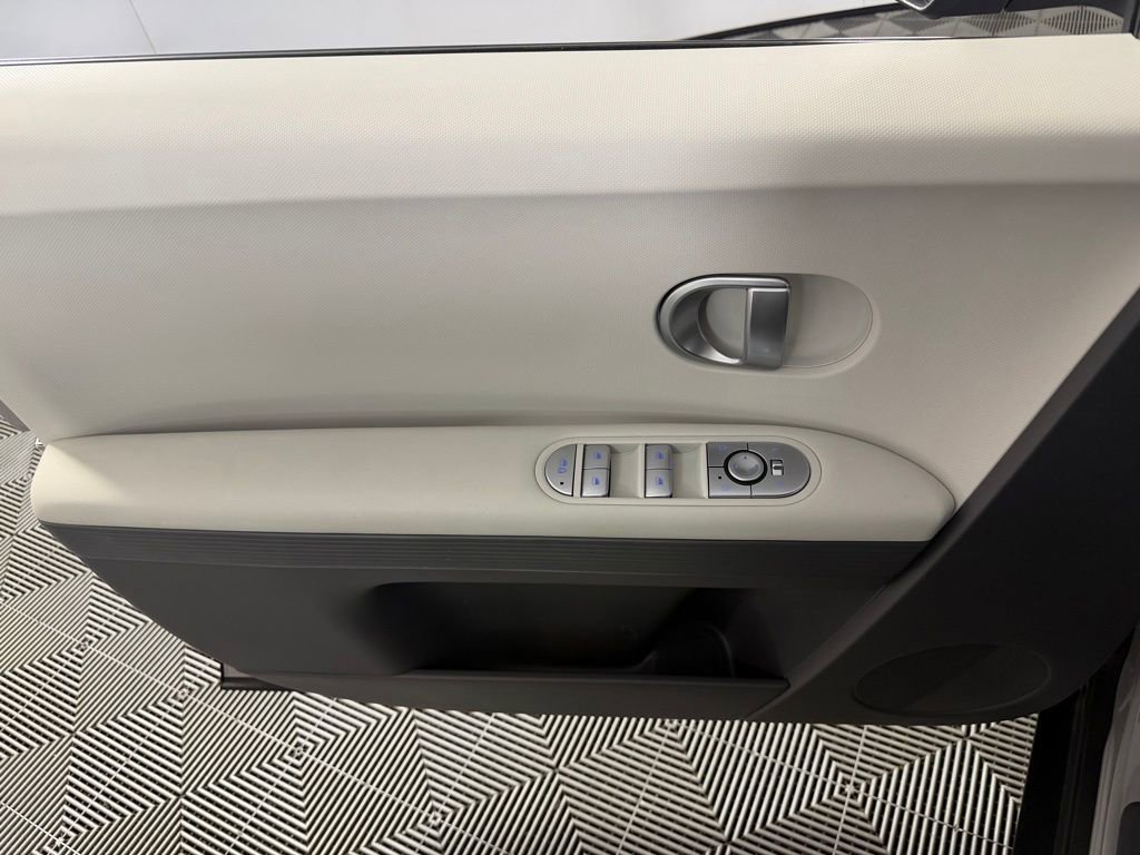 Used 2024 Hyundai Ioniq 5 SEL RWD image 25
