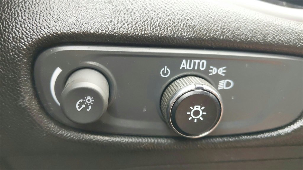 Used 2022 Chevrolet Malibu LT image 28