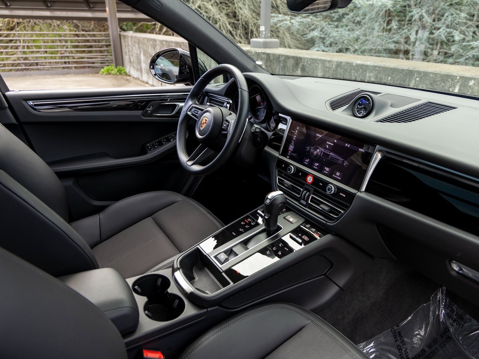 Certified 2025 Porsche Macan image 48