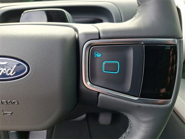 Used 2025 Ford Expedition Active image 23