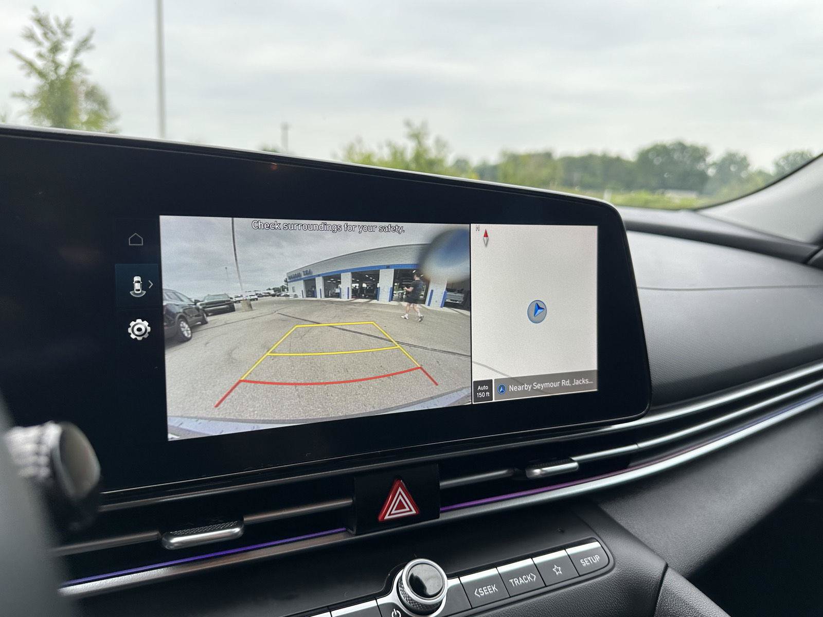 Used 2025 Hyundai Elantra SEL FWD image 28