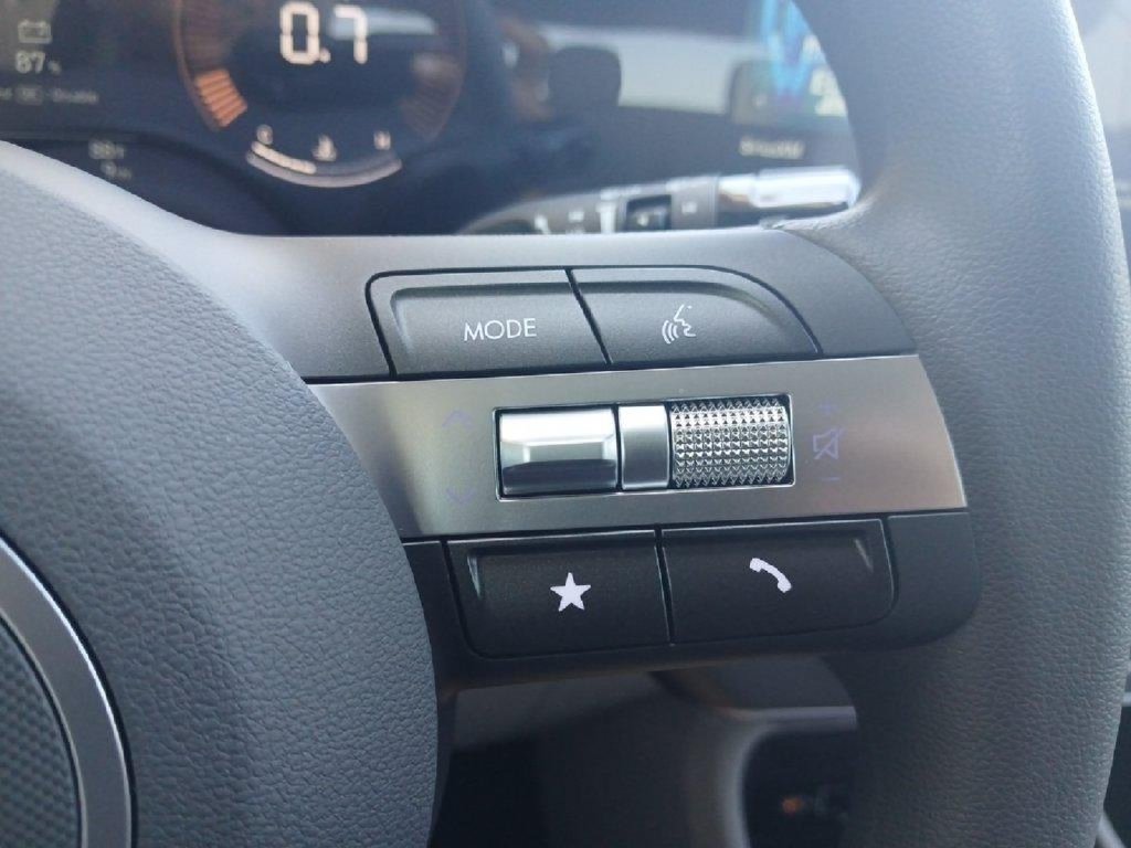 New 2027 Hyundai Kona SE FWD image 17