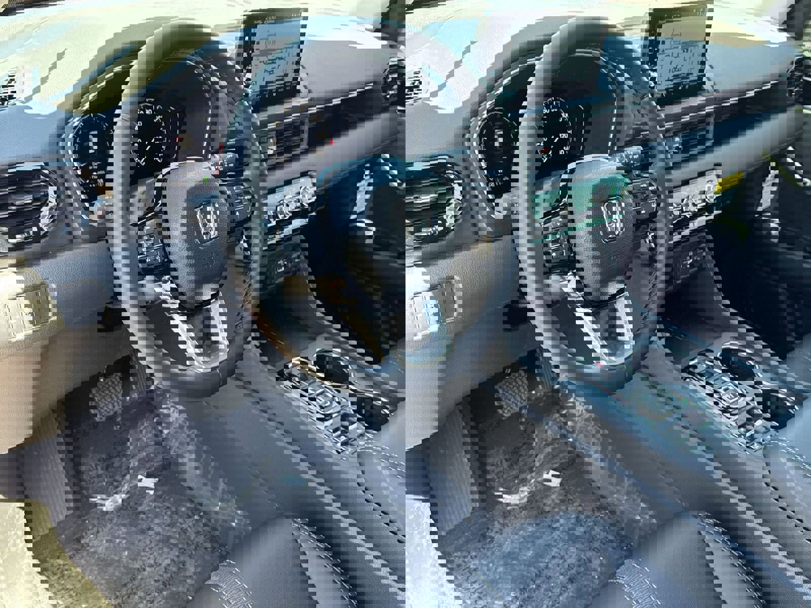 New 2025 Honda Pilot Touring image 11