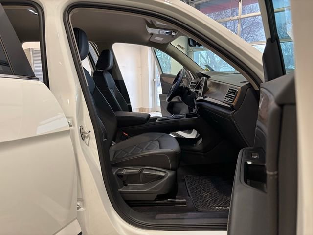 Used 2025 Volkswagen Atlas SE image 15