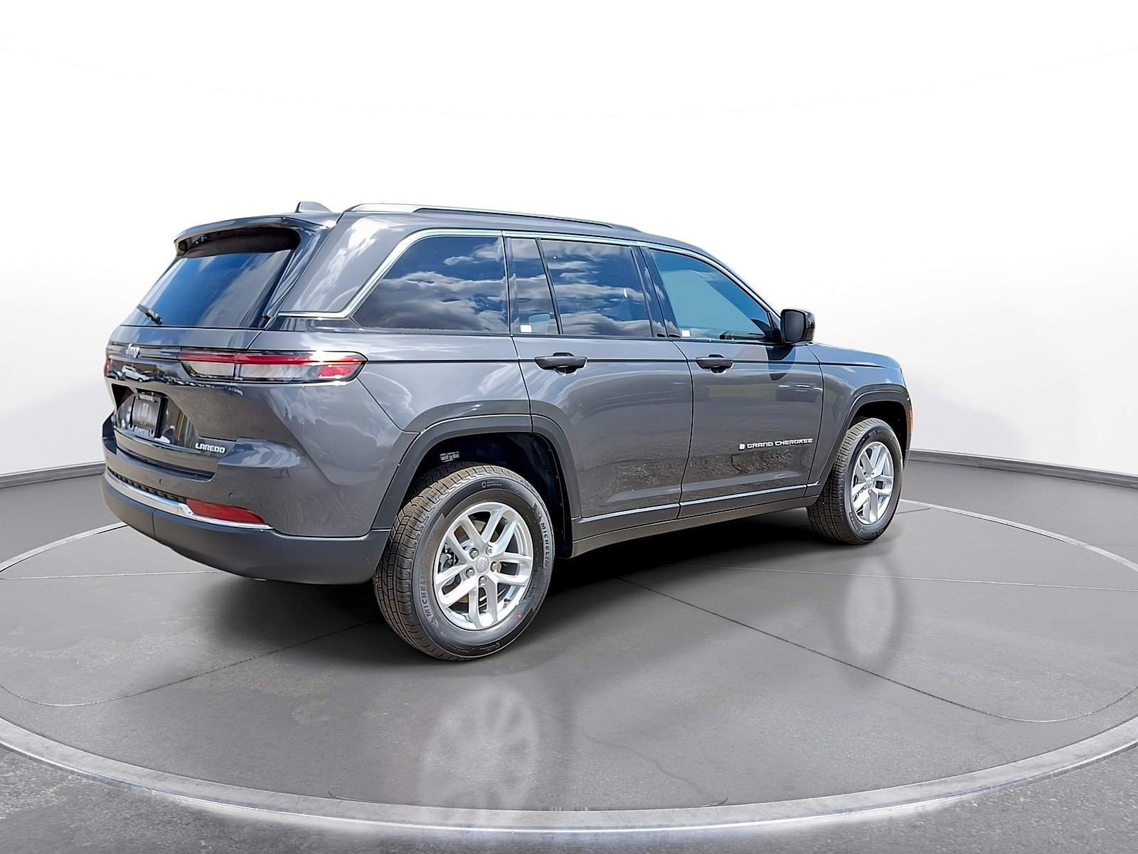 New 2026 Jeep Grand Cherokee Laredo X AWD/4WD image 8