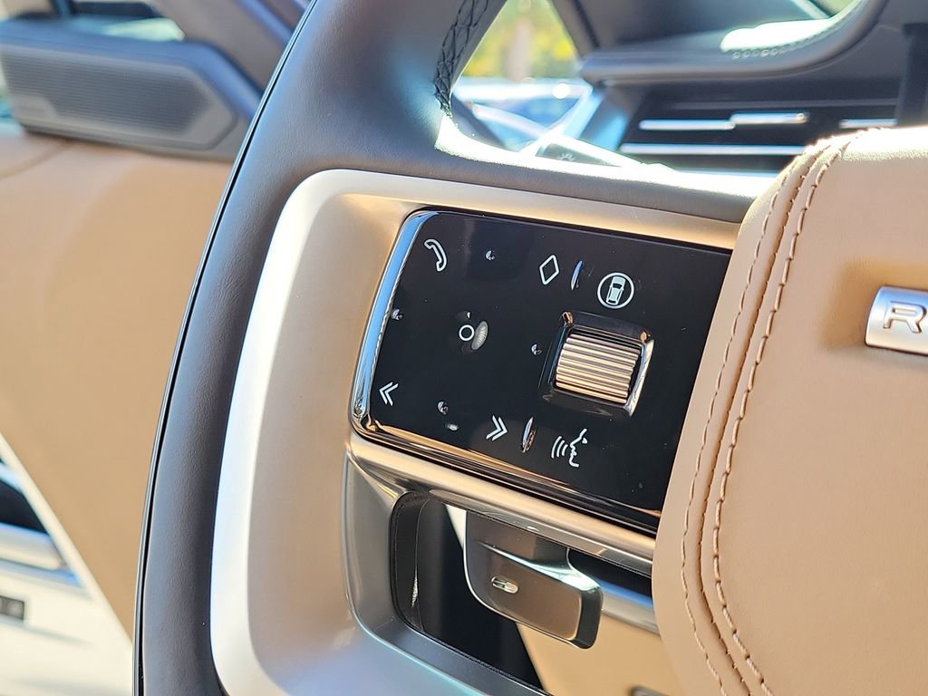 Used 2025 Land Rover Range Rover Long Wheelbase SE image 35