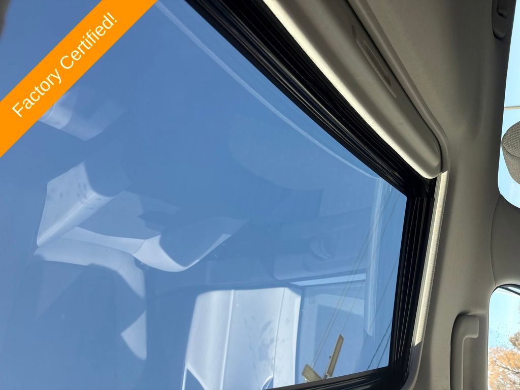 Used 2025 Toyota RAV4 XLE image 20