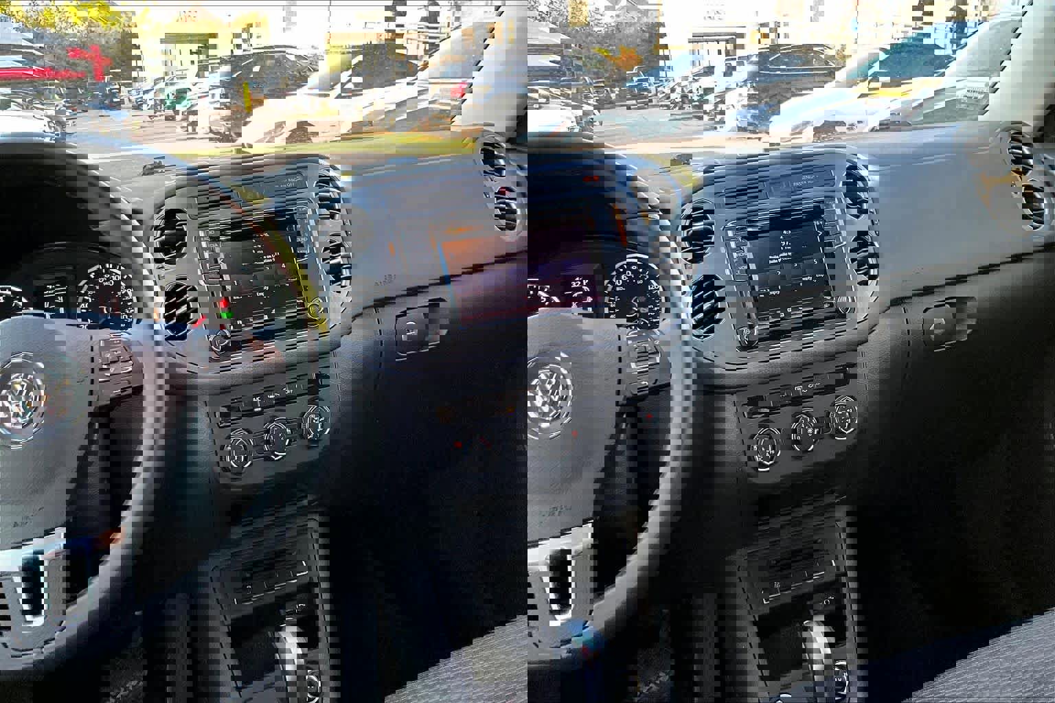 Used 2017 Volkswagen Tiguan Limited image 6