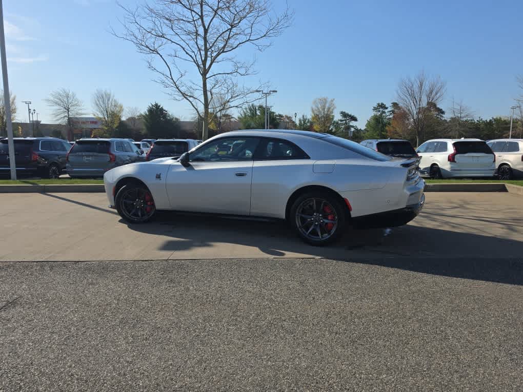 Used 2024 Dodge Charger Daytona Scat Pack w/ Plus Group AWD/4WD image 4