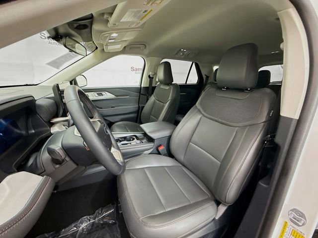 Used 2025 Ford Explorer Active w/ Active Comfort Package image 21