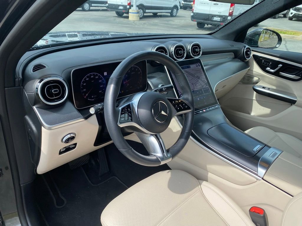 Used 2024 Mercedes-Benz GLC 300 image 12