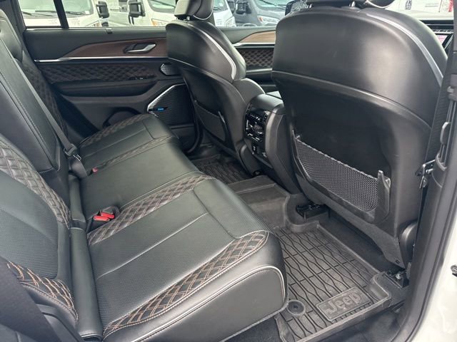 Used 2022 Jeep Grand Cherokee Summit w/ Advanced Protech Group IV AWD/4WD image 12
