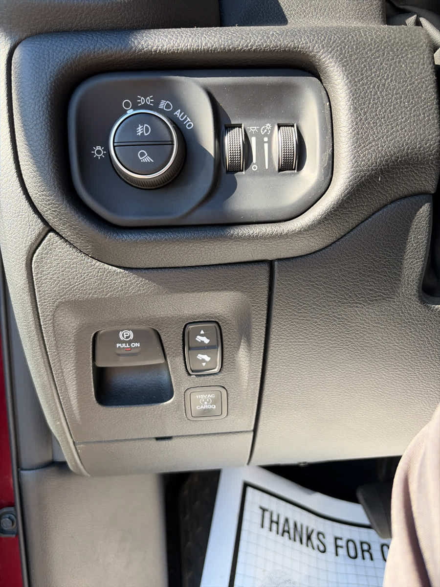 Used 2025 RAM 1500 Big Horn AWD/4WD image 22