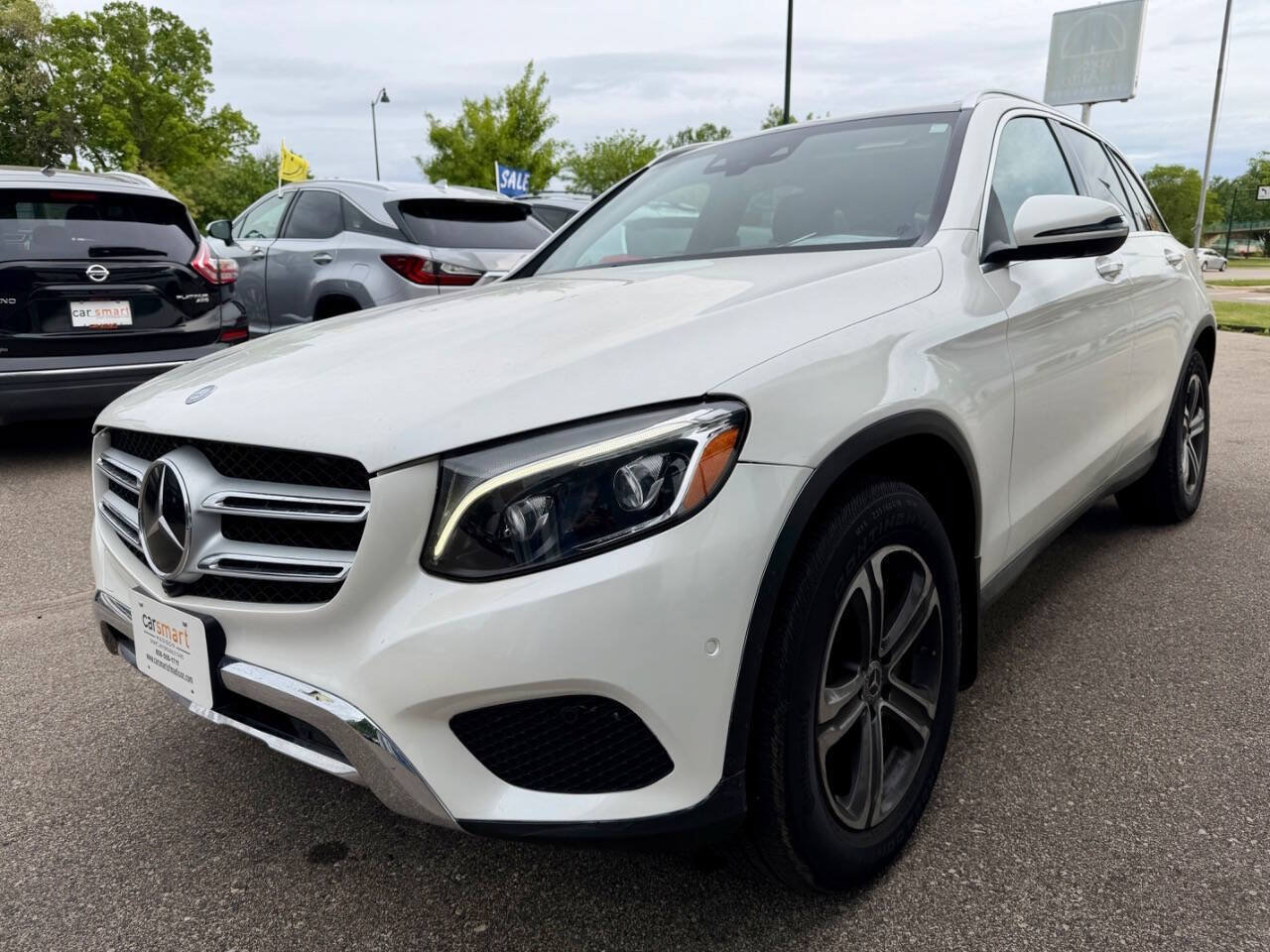 Used 2017 Mercedes-Benz GLC 300 4MATIC image 5