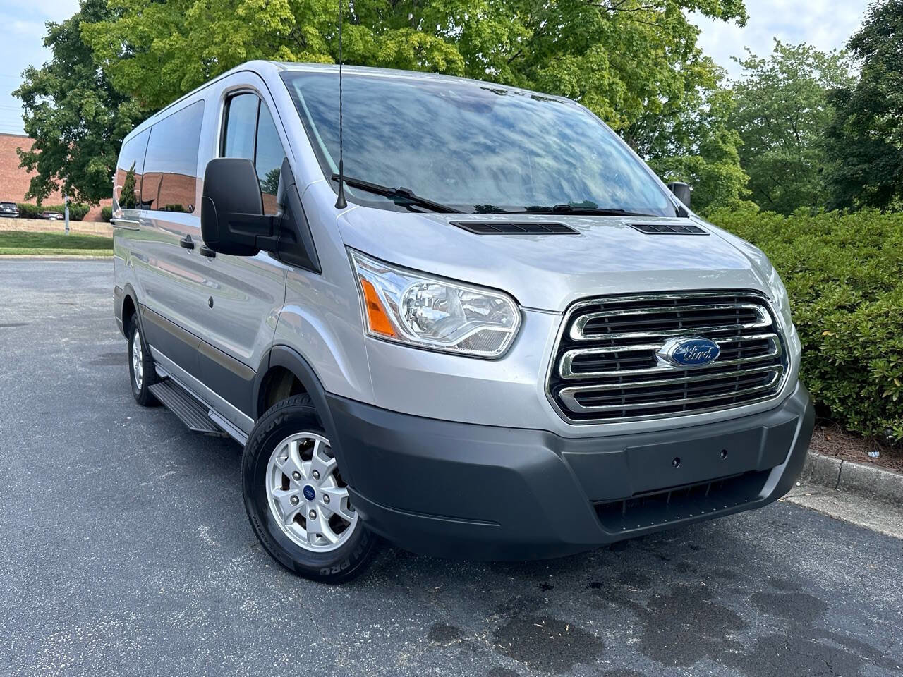 Used 2015 Ford Transit 150 XLT RWD image 1