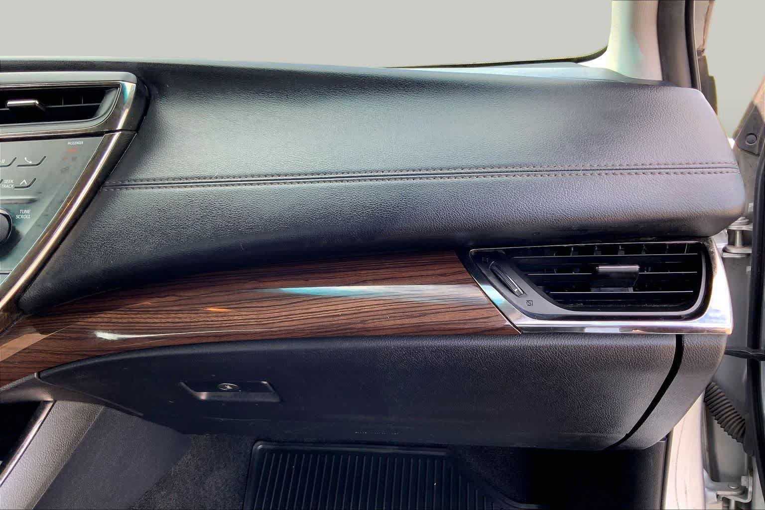 Used 2015 Toyota Avalon XLE FWD image 18