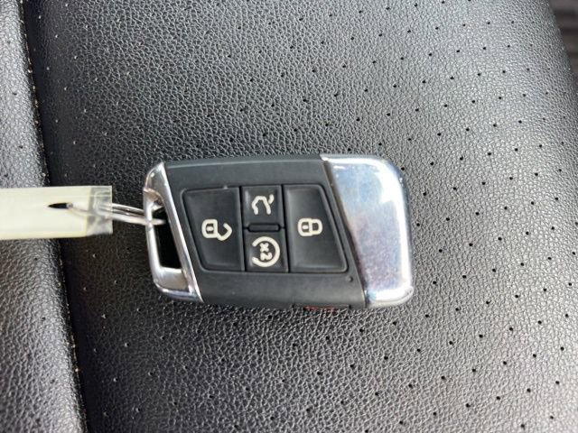 Used 2021 Volkswagen Atlas SE image 37