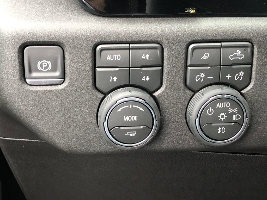 New 2026 Chevrolet Silverado 2500 ZR2 w/ Snow Plow Prep/Camper Package image 27