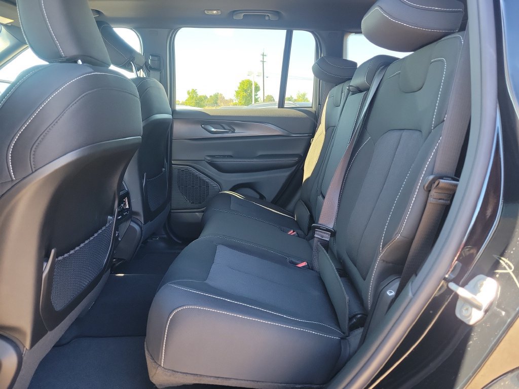 New 2027 Jeep Grand Cherokee Laredo X AWD/4WD image 10
