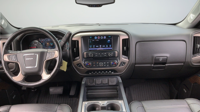 Used 2018 GMC Sierra 2500 Denali w/ Duramax Plus Package AWD/4WD image 8
