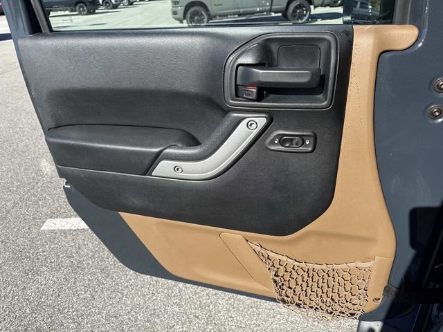 Used 2017 Jeep Wrangler Unlimited Sahara w/ Max Tow Package image 17