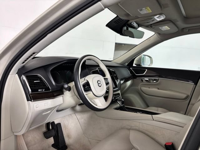 Used 2016 Volvo XC90 T6 Momentum w/ Momentum Plus Package AWD/4WD image 9
