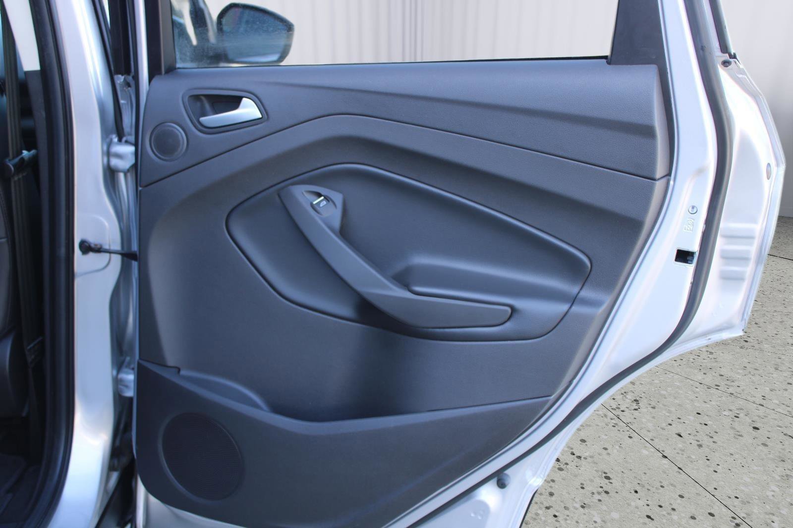 Used 2017 Ford Escape Titanium image 37