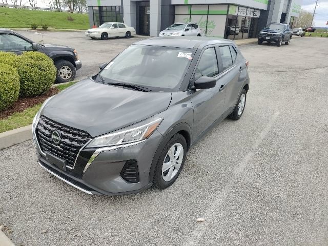 Used 2024 Nissan Kicks S image 9