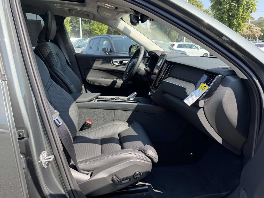 New 2026 Volvo XC60 B5 Ultra w/ Protection Package Premier AWD/4WD image 11