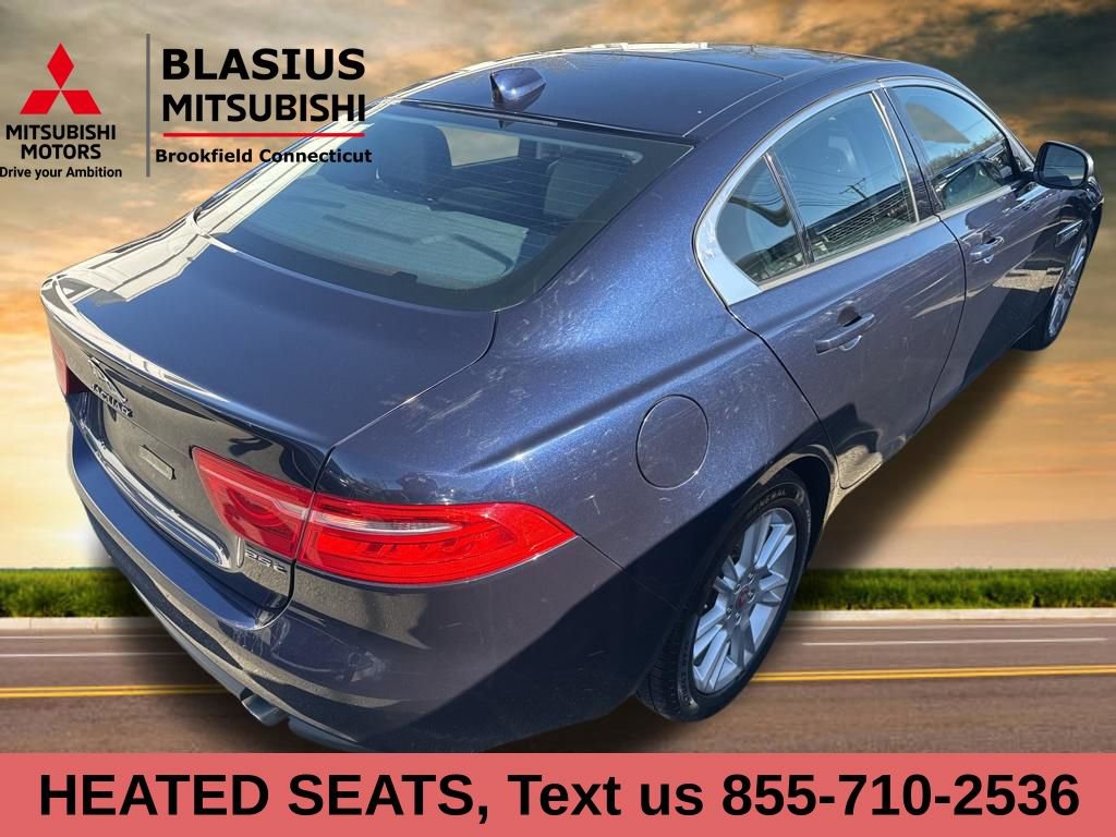 Used 2017 Jaguar XE Premium image 4