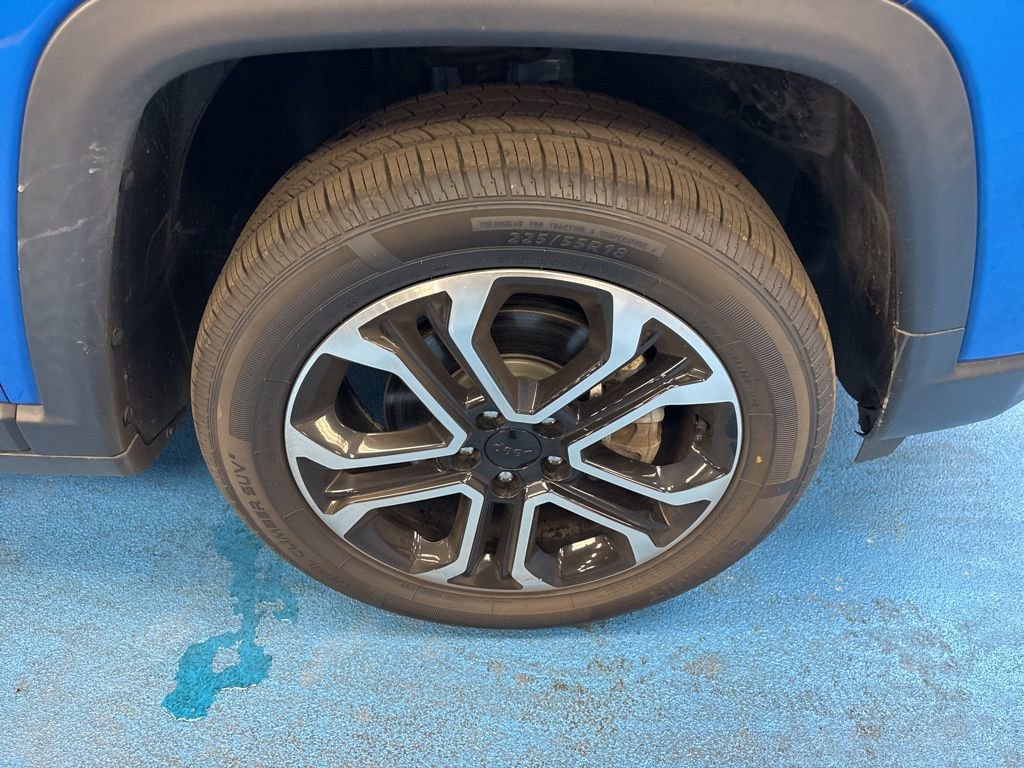 Used 2022 Jeep Compass Limited image 3