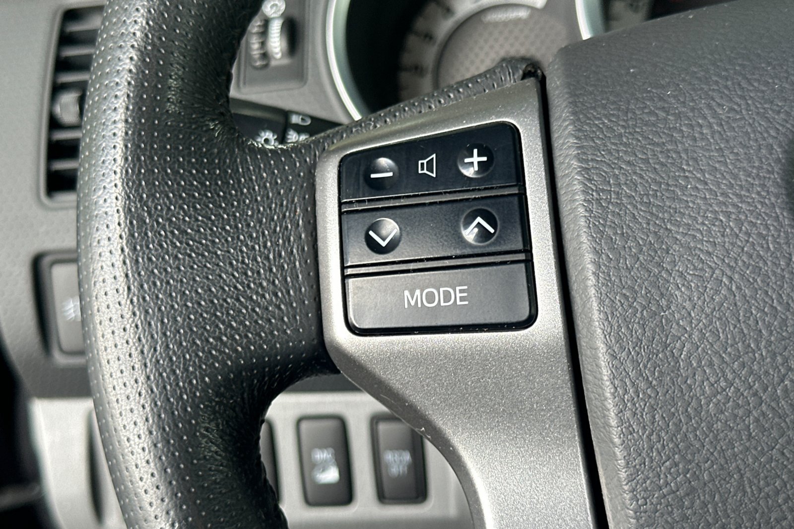 Used 2013 Toyota Tacoma 4x4 Double Cab w/ TRD Off-Road Pkg image 24