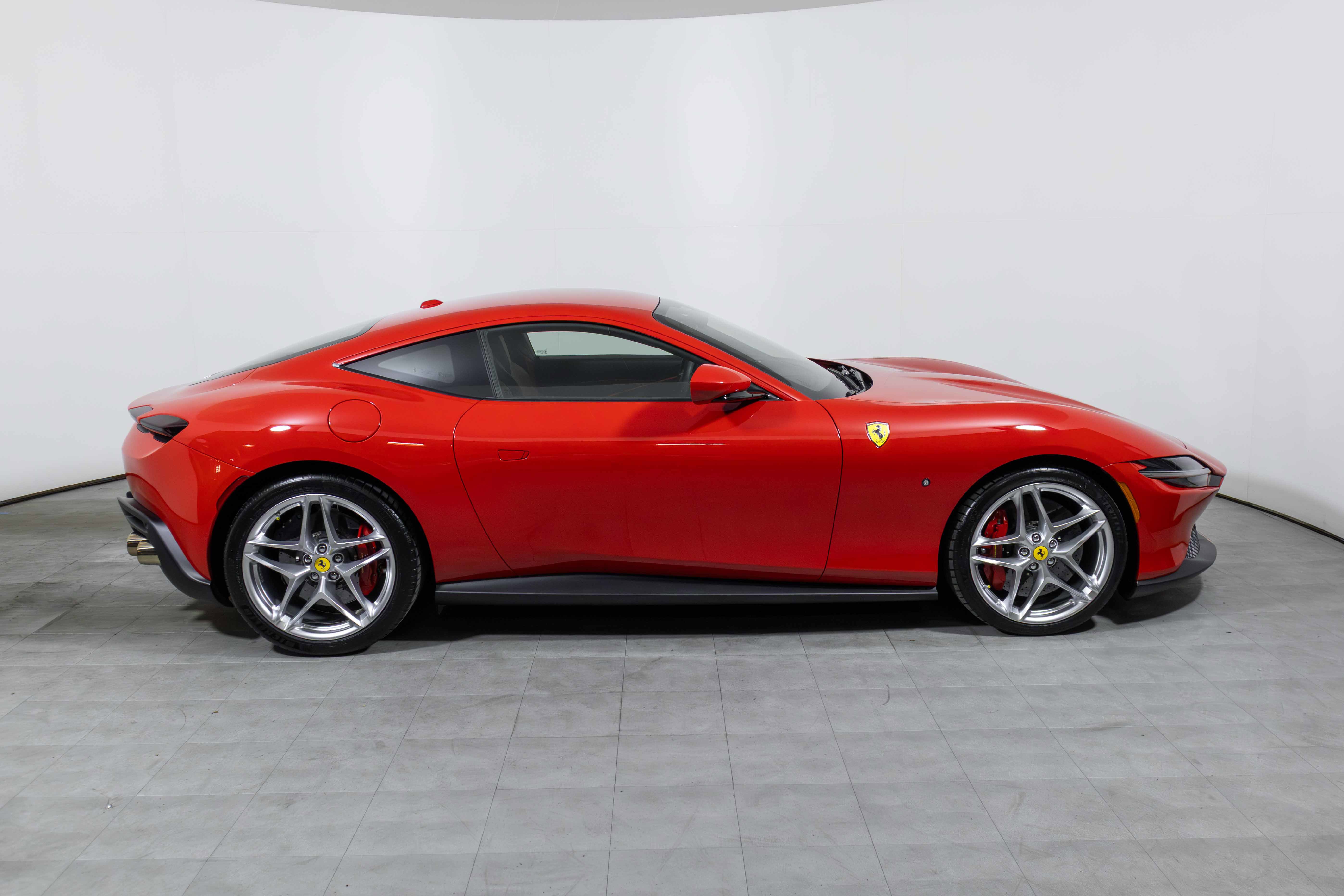 Certified 2023 Ferrari Roma image 5