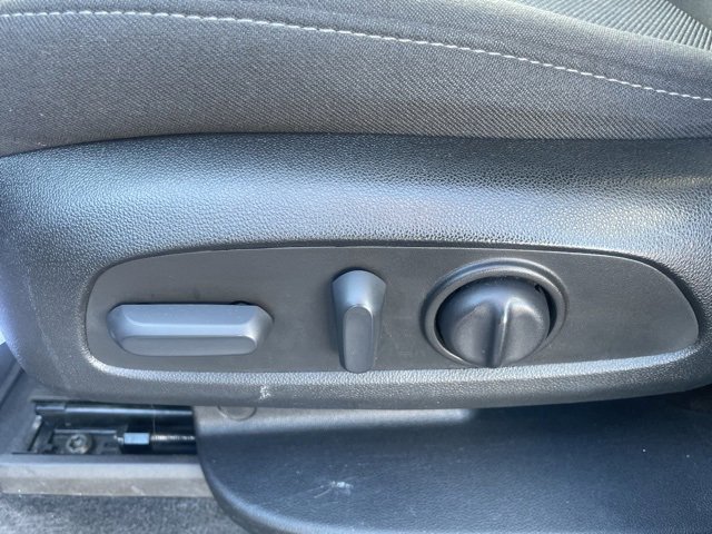 Used 2023 Chevrolet Traverse LT image 20