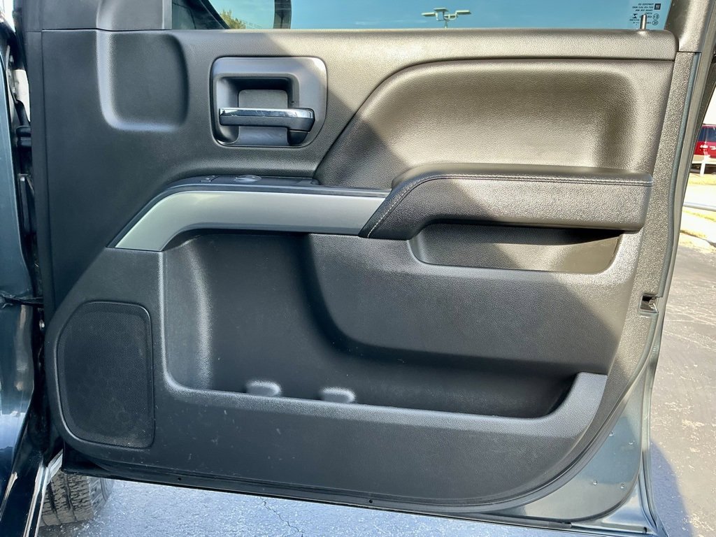 Used 2018 Chevrolet Silverado 1500 LT w/ All Star Edition image 22