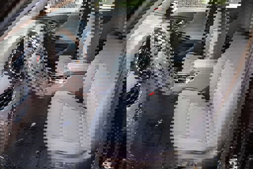 Used 2021 Chevrolet Malibu LT image 14