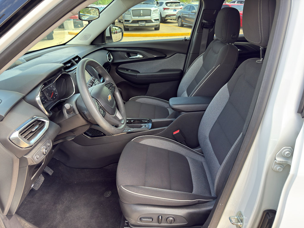Used 2023 Chevrolet TrailBlazer LT FWD image 19
