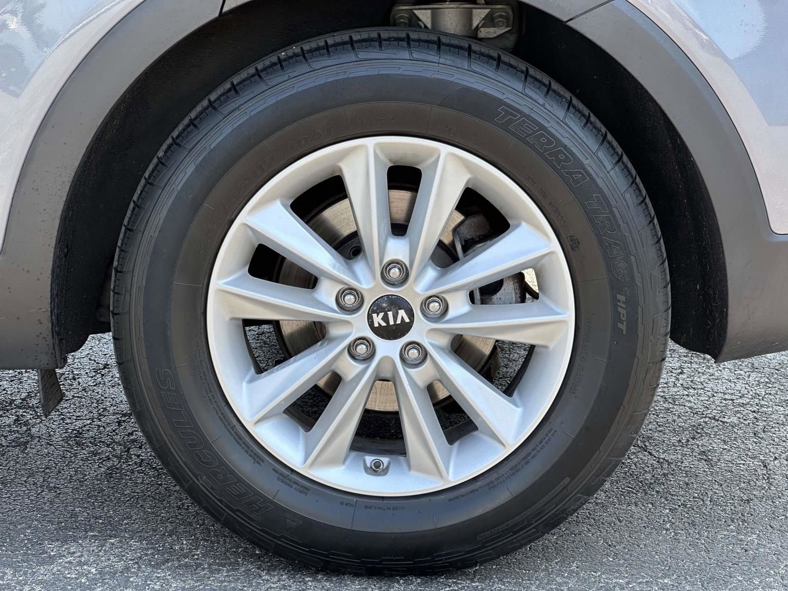 Used 2020 Kia Sorento LX w/ LX I4 Convenience Package FWD image 16